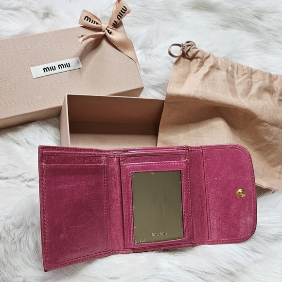 💓SOLD💓 MIU MIU Compact Wallet with Mirror (full inclusion) - Picture 8 of 14